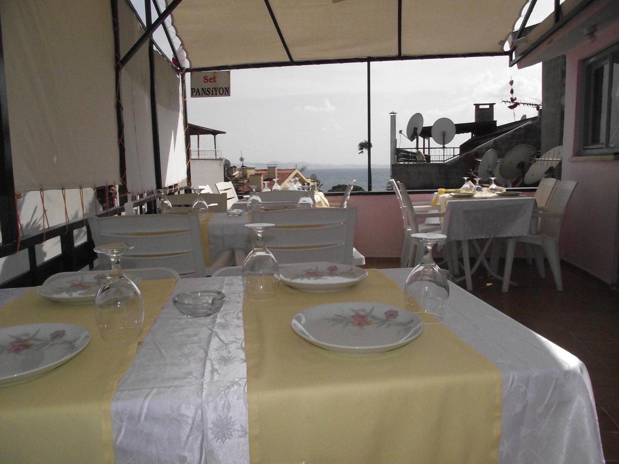 Set Arat Motel&Pansiyon Akçay Exteriör bild